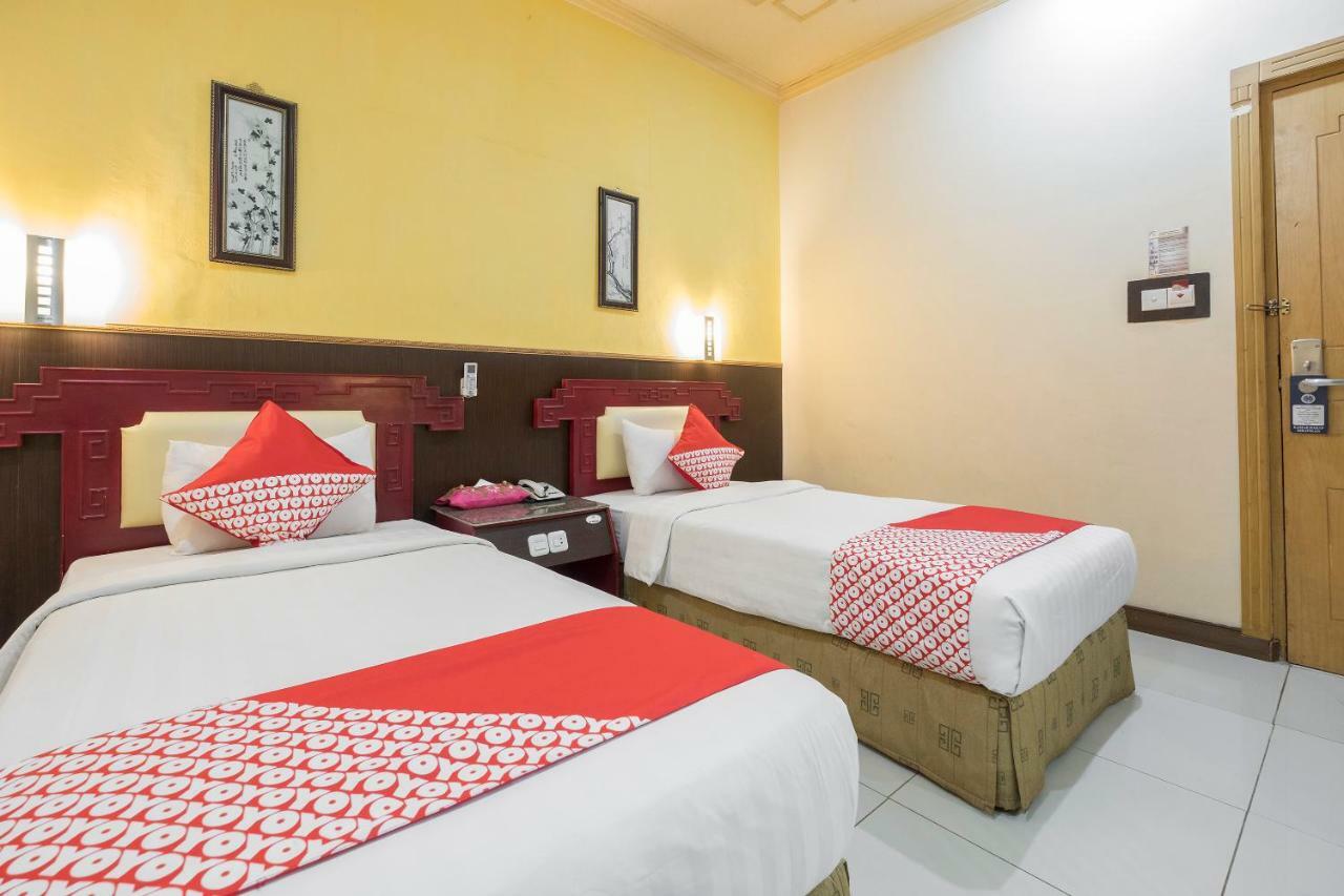 Oyo 821 Hotel Dinasti Makassar Kültér fotó
