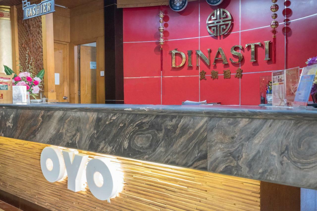 Oyo 821 Hotel Dinasti Makassar Kültér fotó
